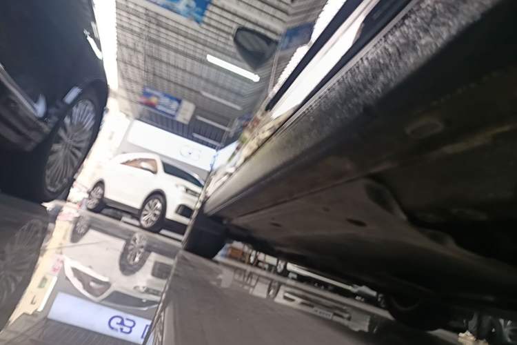 Used Volkswagen Lavida 2021 1.5L Automatic Comfort Edition Left Side Sill