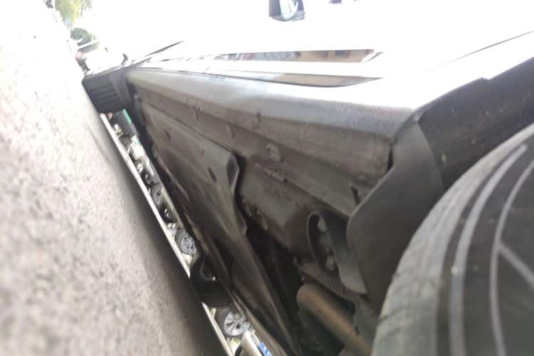 Used Volkswagen Lavida 2021 1.5L Automatic Comfort Edition Left Side Sill