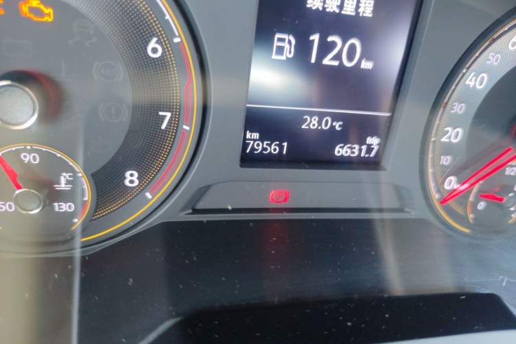 Used Volkswagen Lavida 2021 280TSI DSG Comfort Edition Odometer Close Up