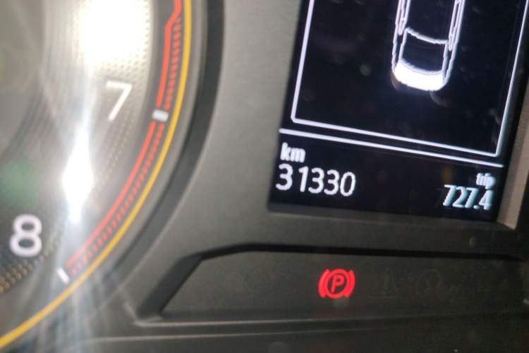 Used Volkswagen Lavida 2021 1.5L Automatic Comfort Edition Odometer Close Up