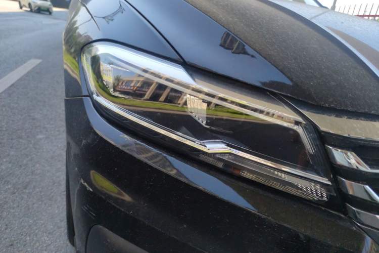 Used Volkswagen Lavida 2021 280TSI DSG Comfort Edition Right Front Headlight