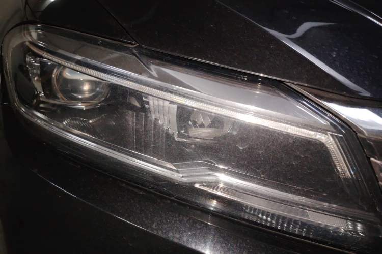 Used Volkswagen Lavida 2021 1.5L Automatic Comfort Edition Right Front Headlight