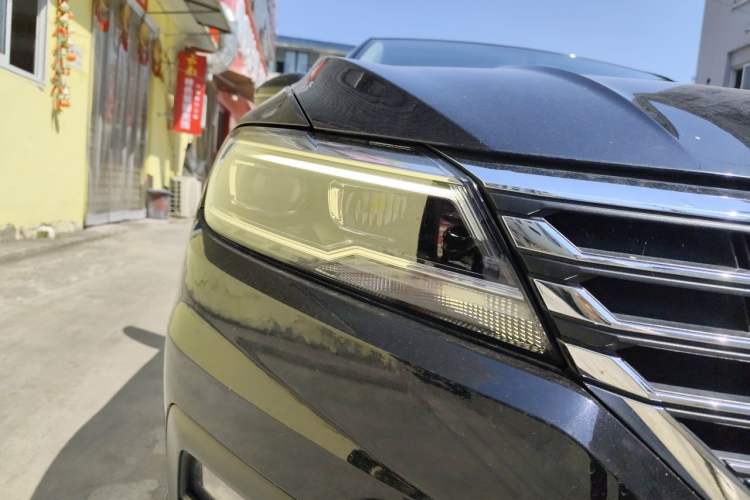 Used Volkswagen Lavida 2021 280TSI DSG Comfort Edition Right Front Headlight