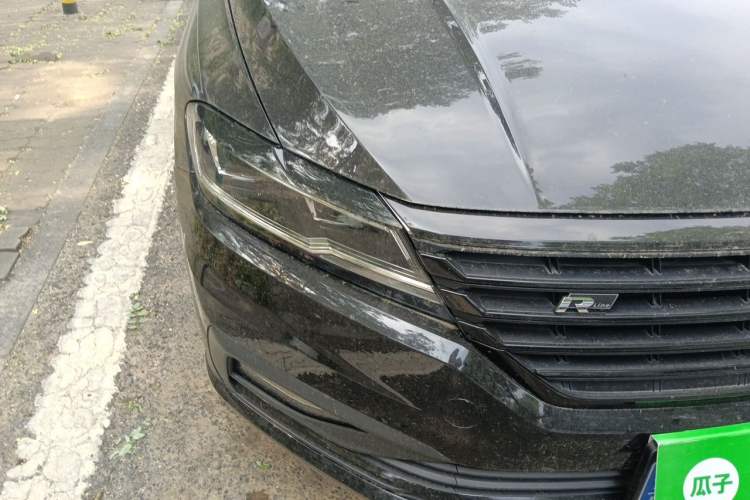 Used Volkswagen Lavida 2021 1.5L Automatic Comfort Edition Right Front Headlight