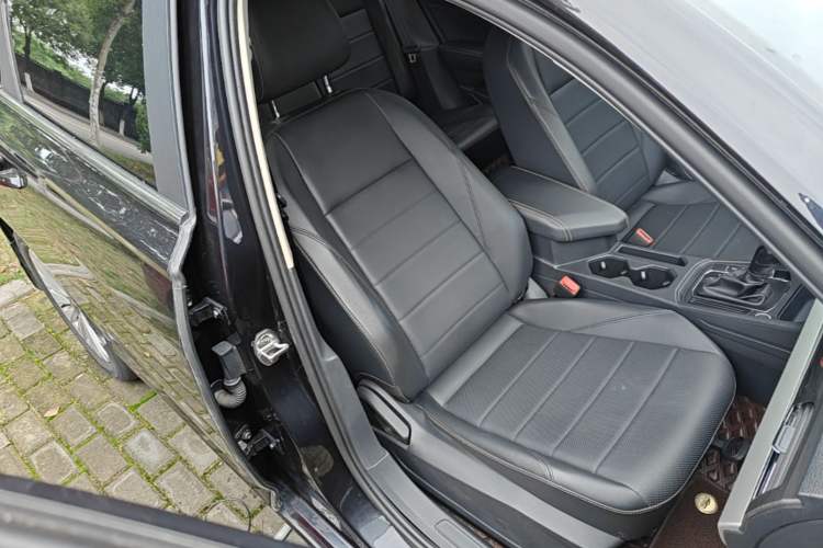Used Volkswagen Lavida 2021 1.5L Automatic Comfort Edition Right Front Seat