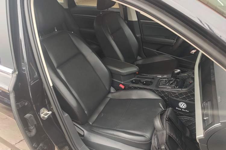 Used Volkswagen Lavida 2021 280TSI DSG Comfort Edition Right Front Seat
