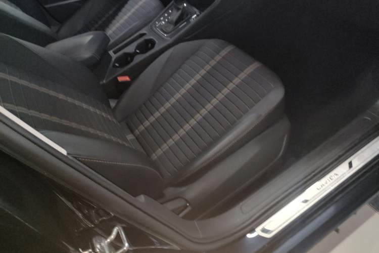 Used Volkswagen Lavida 2021 280TSI DSG Comfort Edition Right Front Seat