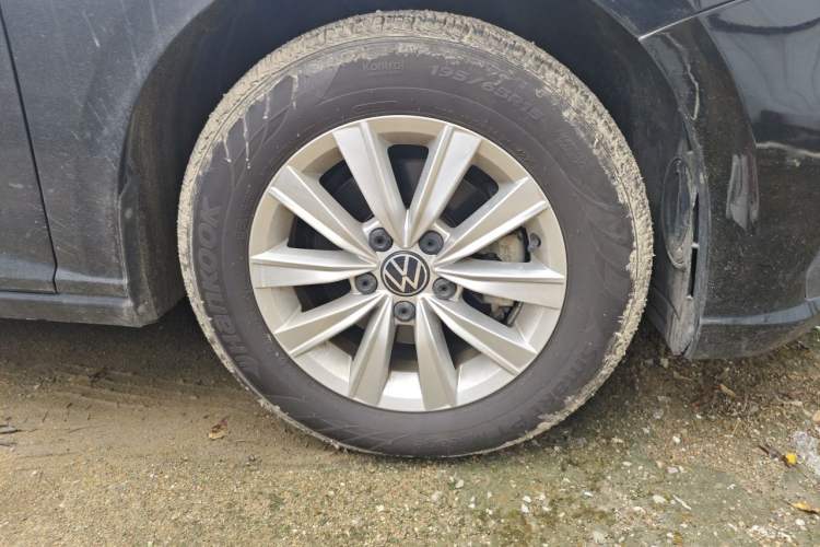 Used Volkswagen Lavida 2021 1.5L Automatic Fashion Edition Right Front Wheel Hub