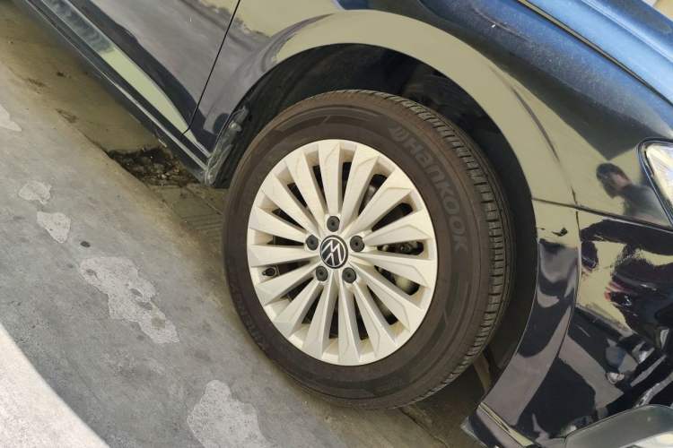 Used Volkswagen Lavida 2021 280TSI DSG Comfort Edition Right Front Wheel Hub