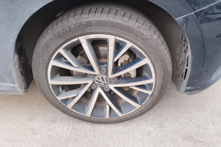 Used Volkswagen Lavida 2021 280TSI DSG Luxury Edition Right Front Wheel Hub