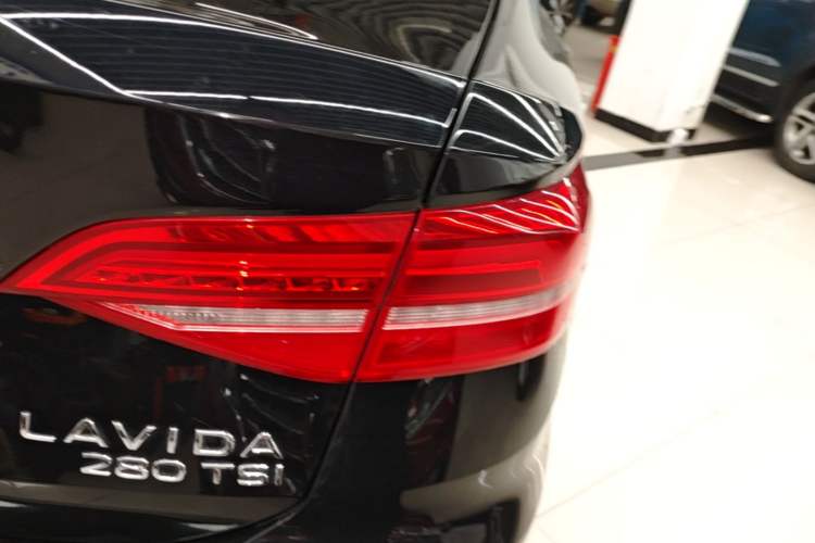 Used Volkswagen Lavida 2021 280TSI DSG Comfort Edition Right Rear Taillight