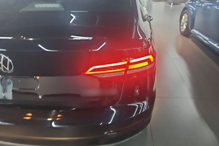 Used Volkswagen Lavida 2021 1.5L Automatic Comfort Edition Right Rear Taillight