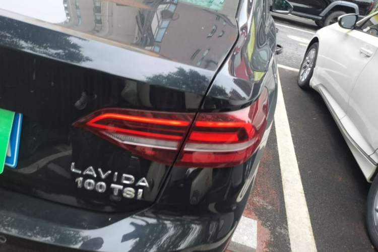 Used Volkswagen Lavida 2021 1.5L Automatic Comfort Edition Right Rear Taillight