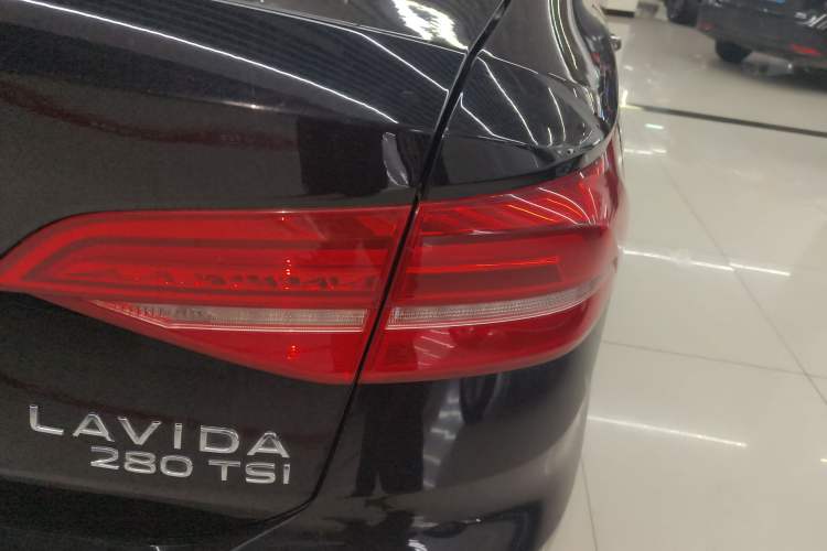 Used Volkswagen Lavida 2021 280TSI DSG Comfort Edition Right Rear Taillight