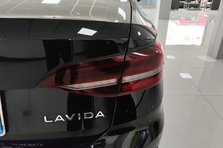Used Volkswagen Lavida 2021 1.5L Automatic Fashion Edition Right Rear Taillight