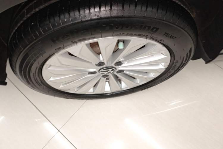 Used Volkswagen Lavida 2021 280TSI DSG Comfort Edition Right Rear Wheel Hub