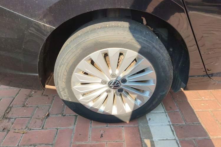 Used Volkswagen Lavida 2021 280TSI DSG Comfort Edition Right Rear Wheel Hub