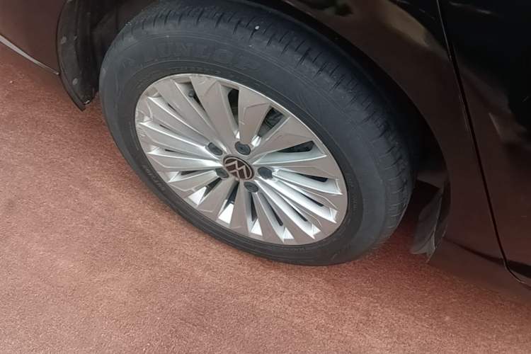 Used Volkswagen Lavida 2021 280TSI DSG Comfort Edition Right Rear Wheel Hub