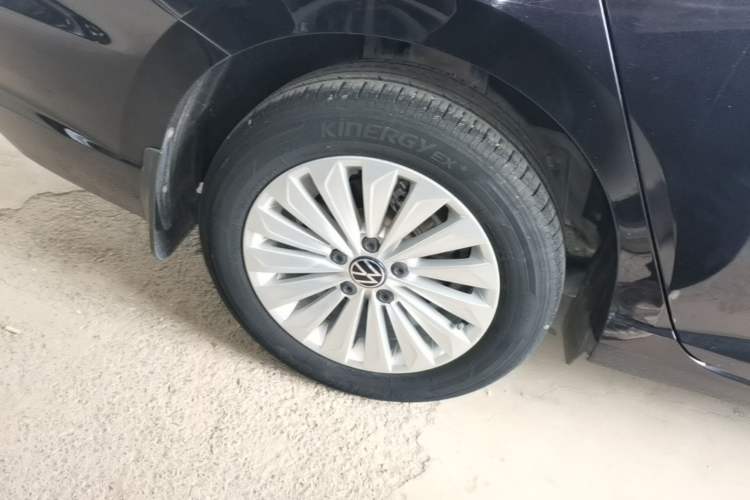 Used Volkswagen Lavida 2021 280TSI DSG Comfort Edition Right Rear Wheel Hub