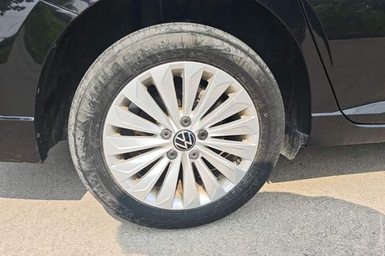 Used Volkswagen Lavida 2021 280TSI DSG Comfort Edition Right Rear Wheel Hub