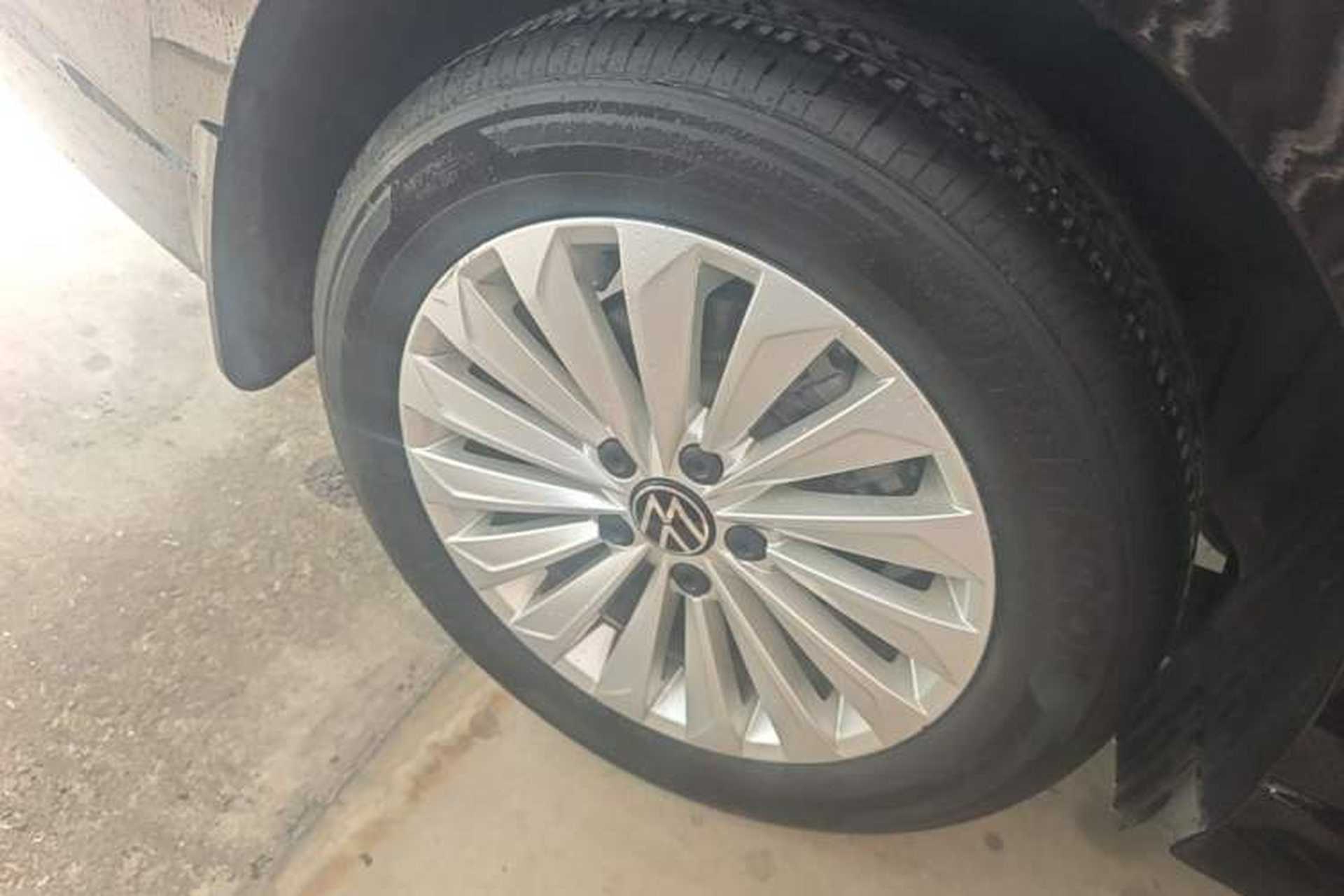 Used Volkswagen Lavida 2021 1.5L Automatic Vision Edition Right Rear Wheel Hub
