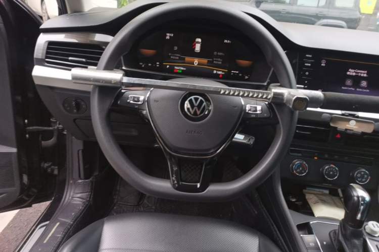 Used Volkswagen Lavida 2021 1.5L Automatic Comfort Edition Steering Wheel