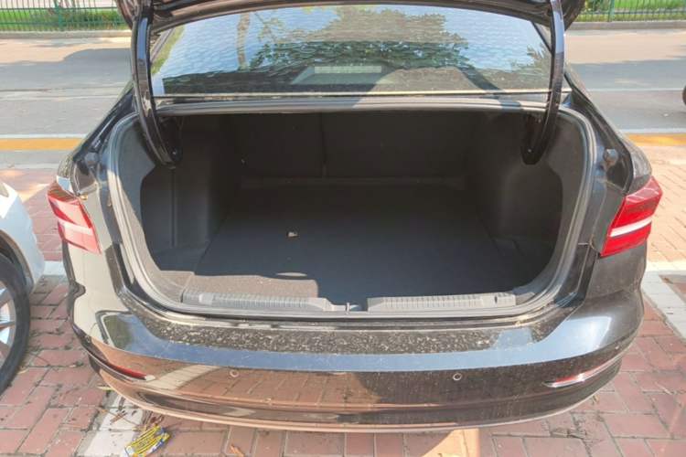 Used Volkswagen Lavida 2021 280TSI DSG Comfort Edition Trunk