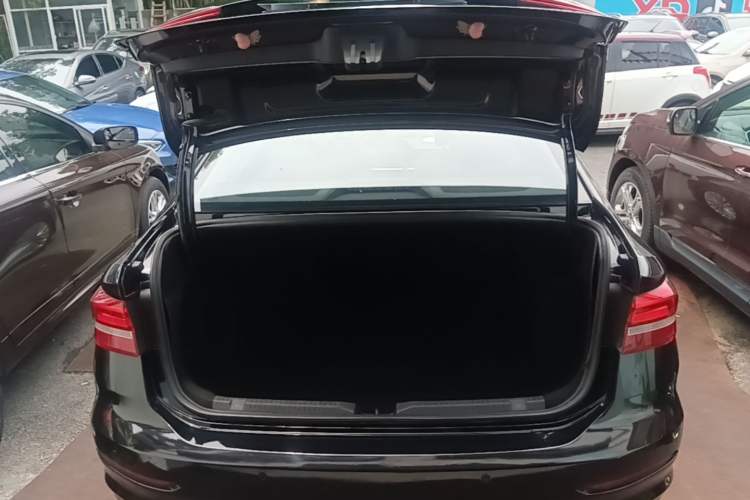 Used Volkswagen Lavida 2021 280TSI DSG Comfort Edition Trunk
