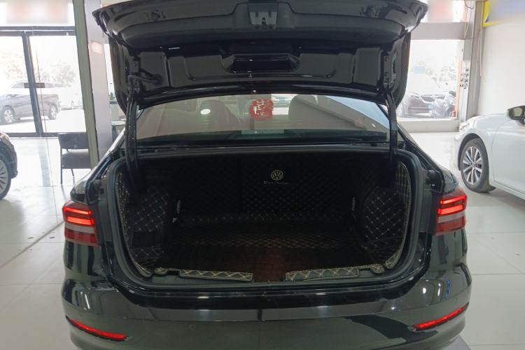 Used Volkswagen Lavida 2021 1.5L Automatic Comfort Edition Trunk