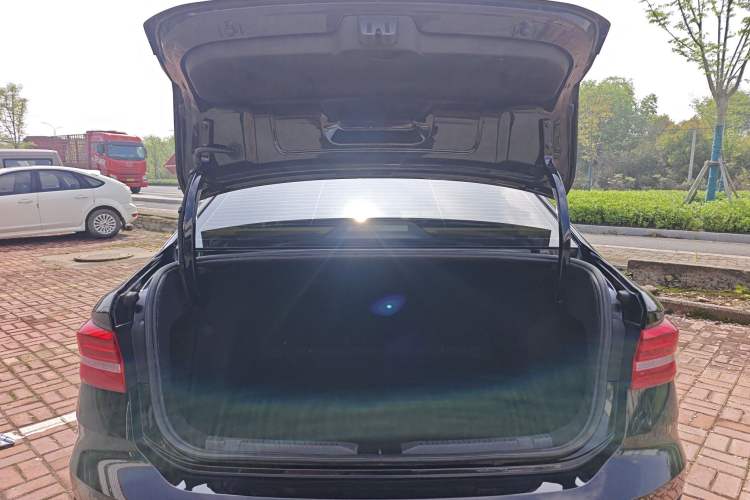 Used Volkswagen Lavida 2021 1.5L Automatic Comfort Edition Trunk