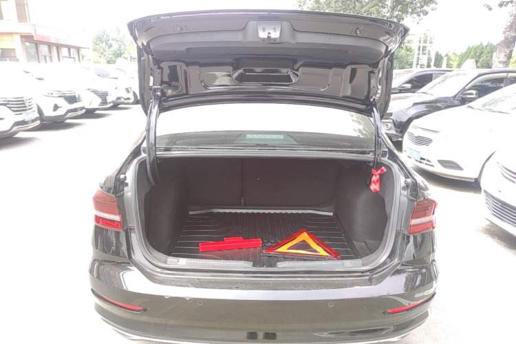 Used Volkswagen Lavida 2021 1.5L Automatic Comfort Edition Trunk