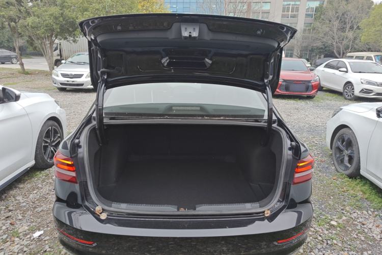 Used Volkswagen Lavida 2021 280TSI DSG Comfort Edition Trunk