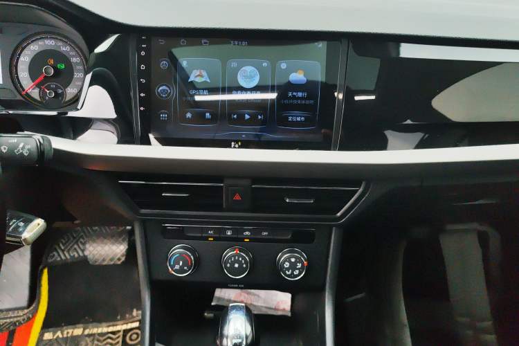 Used Volkswagen Lavida 2021 1.5L Automatic Comfort Edition Audio And AC Panel
