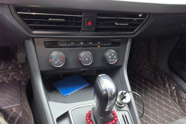 Used Volkswagen Lavida 2021 280TSI DSG Comfort Edition Audio And AC Panel