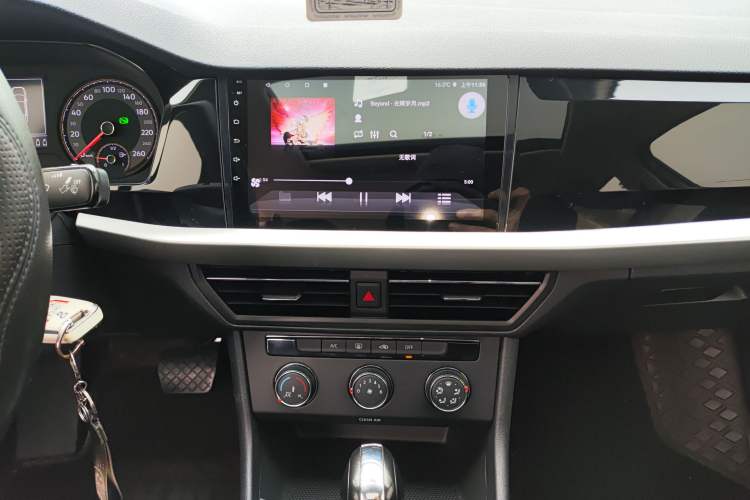 Used Volkswagen Lavida 2021 1.5L Automatic Comfort Edition Audio And AC Panel