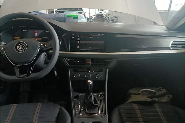 Used Volkswagen Lavida 2021 280TSI DSG Comfort Edition Audio And AC Panel