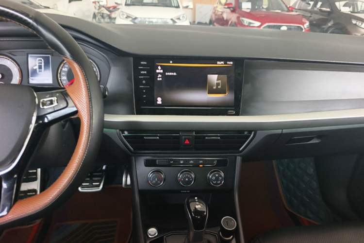 Used Volkswagen Lavida 2021 1.5L Automatic Fashion Edition Audio And AC Panel
