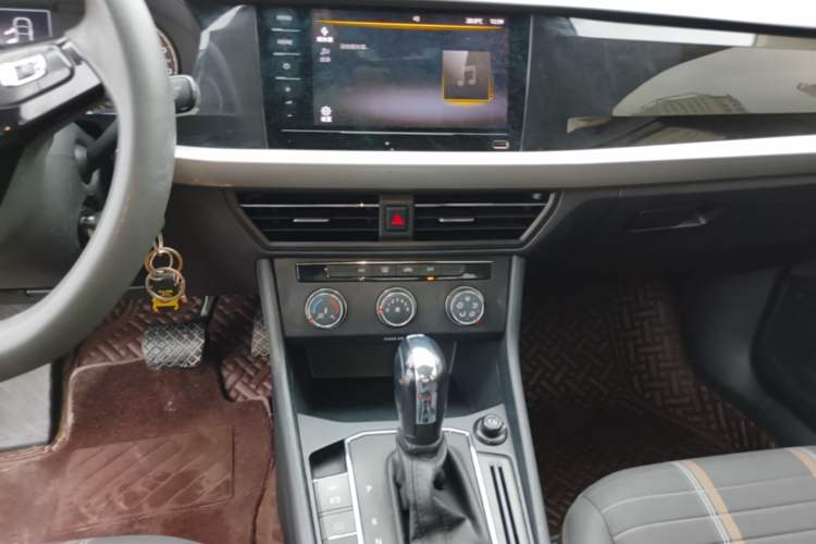 Used Volkswagen Lavida 2021 280TSI DSG Comfort Edition Audio And AC Panel