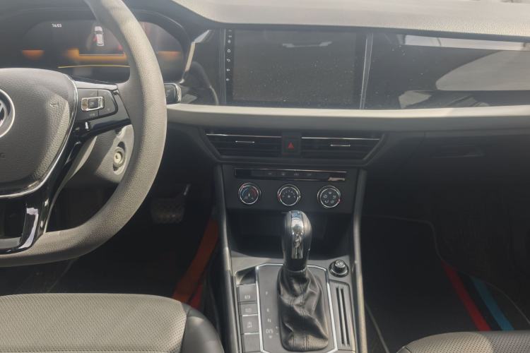 Used Volkswagen Lavida 2021 1.5L Automatic Comfort Edition Audio And AC Panel