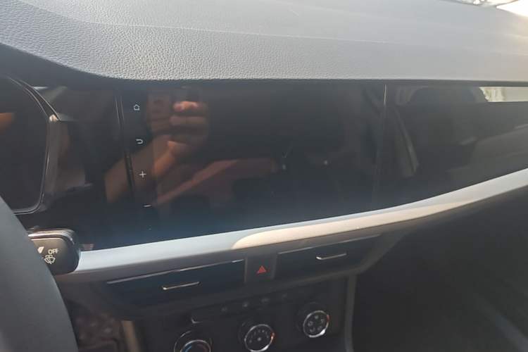 Used Volkswagen Lavida 2021 280TSI DSG Comfort Edition Audio And AC Panel