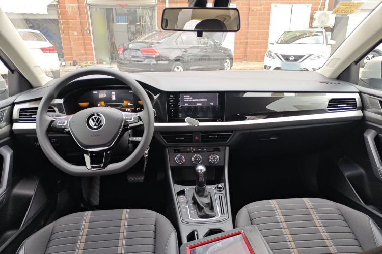 Used Volkswagen Lavida 2021 1.5L Automatic Vision Edition Center Console