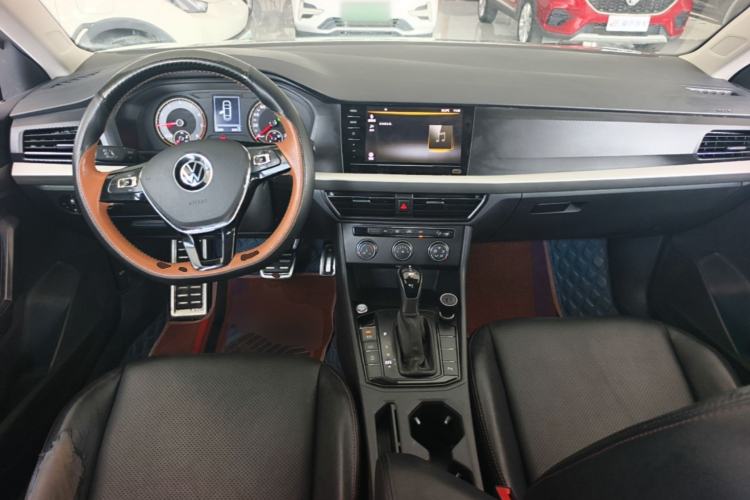 Used Volkswagen Lavida 2021 1.5L Automatic Fashion Edition Center Console