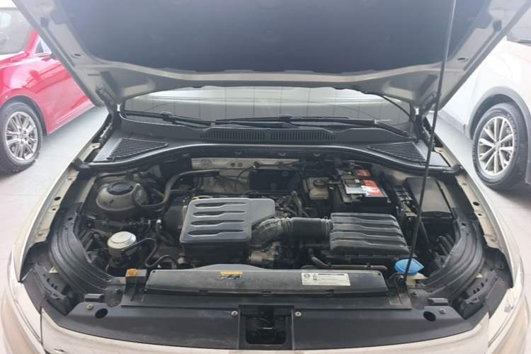 Used Volkswagen Lavida 2021 1.5L Automatic Fashion Edition Engine Bay