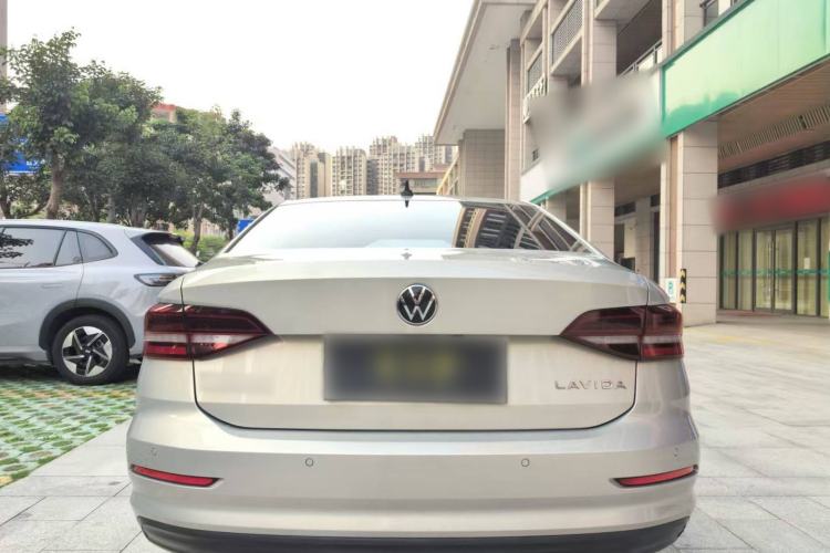 Used Volkswagen Lavida 2021 1.5L Automatic Fashion Edition Exterior 5