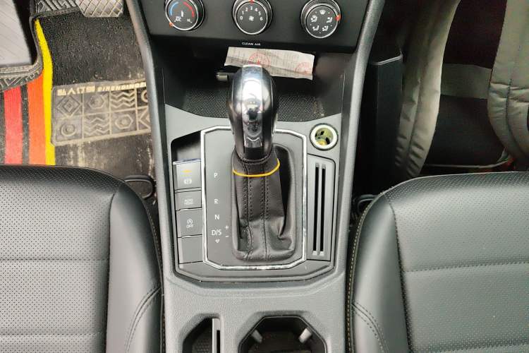 Used Volkswagen Lavida 2021 1.5L Automatic Comfort Edition Gear Lever