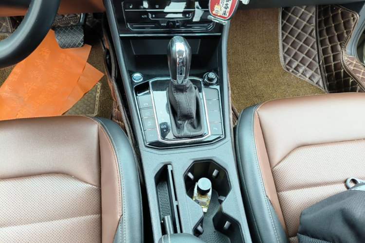 Used Volkswagen Lavida 2021 280TSI DSG Luxury Edition Gear Lever