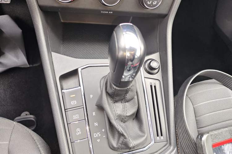 Used Volkswagen Lavida 2021 1.5L Automatic Vision Edition Gear Lever