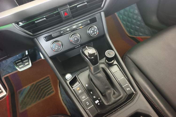 Used Volkswagen Lavida 2021 1.5L Automatic Fashion Edition Gear Lever