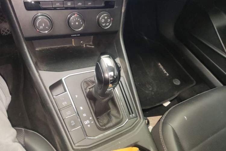 Used Volkswagen Lavida 2021 1.5L Automatic Comfort Edition Gear Lever