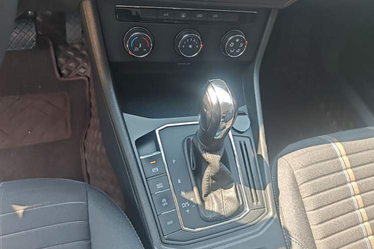 Used Volkswagen Lavida 2021 280TSI DSG Comfort Edition Gear Lever